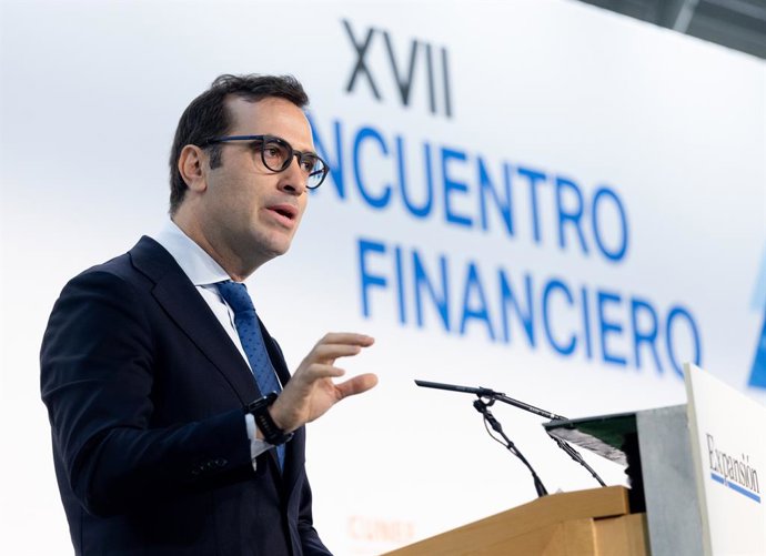 El vicepresident primer i ministre d'Economia, Comerç i Empresa, Carlos Cuerpo, durant la primera jornada de la XVII Trobada Financer- Sector Bancari, Fundació Rafael del Pi, a 28 de setembre del 2026, a Madrid (Espanya).  