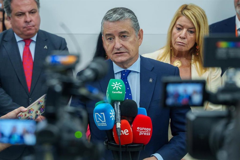 El vicepresidente primero y consejero de Presidencia, Sanidad y Emergencias de la Junta de Andalucía, Antonio Sanz, este lunes en Huelva.