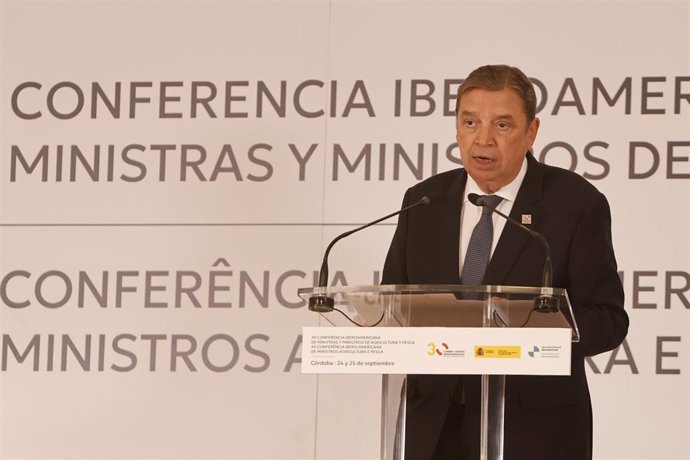 El ministro de Agricultura, Pesca y Alimentación, Luis Planas, ofrece una ruede de prensa tras la reunión de la XII Conferencia Iberoamericana de Ministros de Agricultura y Pesca celebrada en Córdoba. A 25 de septiembre de 2026 en Córdoba (Andalucía, Espa