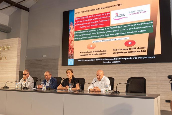 Presentación Del Plan De Prevención De Incendios A Los Alcaldes .
