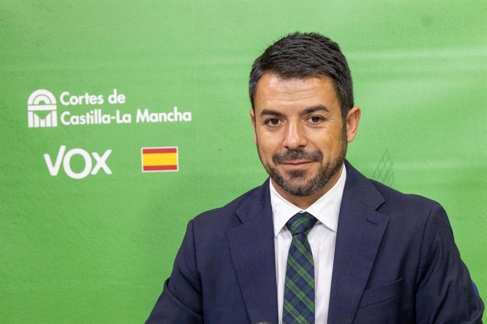Archivo - El portavoz del Grupo Parlamentario Vox, Iván Sánchez