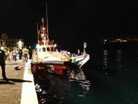 Salvamento Marítimo rescata tres cayucos con 517 personas migrantes próximos a La Restinga (El Hierro)