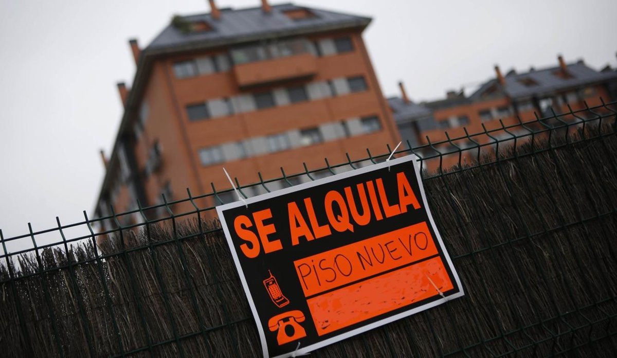 García-Page pide ser  realistas  con el problema de la vivienda y rechaza soluciones  improvisadas  y  simples 