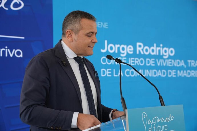 Archivo - El consejero de Vivienda, Transportes e Infraestructuras, Jorge Rodrigo