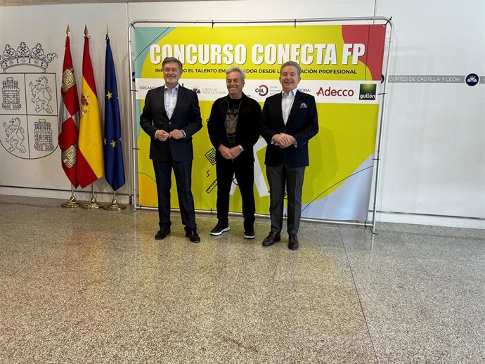 Francisco Vázquez (i), Rafa Gutiérrez y Pedro Palomo, antes de la jornada.