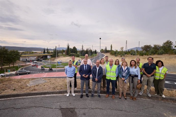 El consejero Chivite visita el fin de las obras de la glorieta de intersección de la NA-2310 con los ramales de enlace de la PA-30 en el Valle de Aranguren.