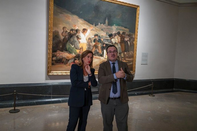 La alcaldesa de Zaragoza, Natalia Chueca, en el Museo del Prado para ver los cuadros de Goya que llegarán a La Lonja para el Bicentenario
