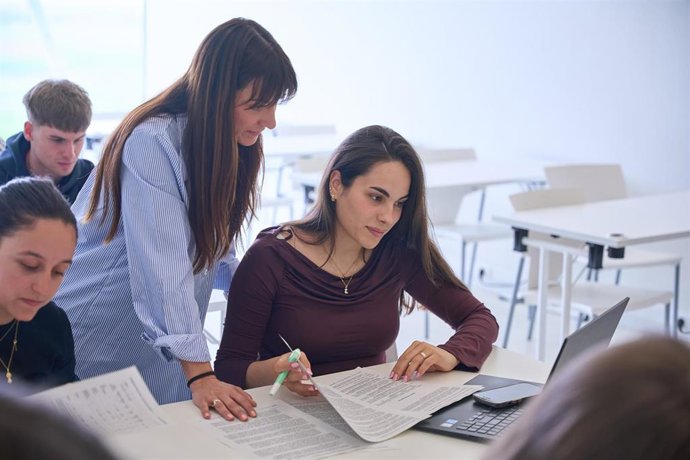 Archivo - USJ incorpora un certificado pionero en Aragón para formar docentes en el enfoque del Bachillerato Internacional.
