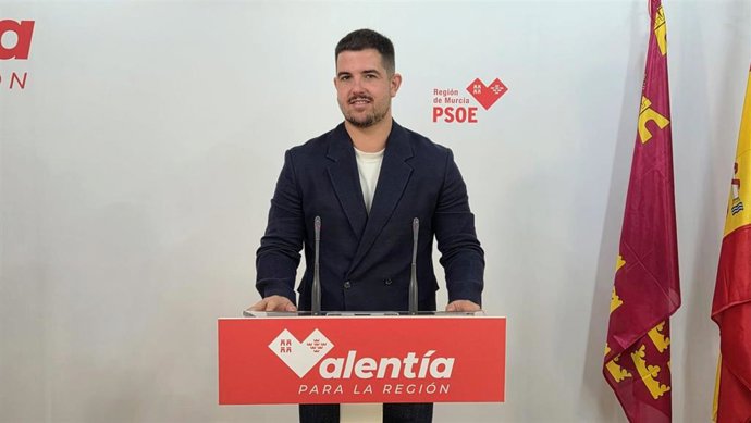 El diputado regional del PSOE Miguel Ortega