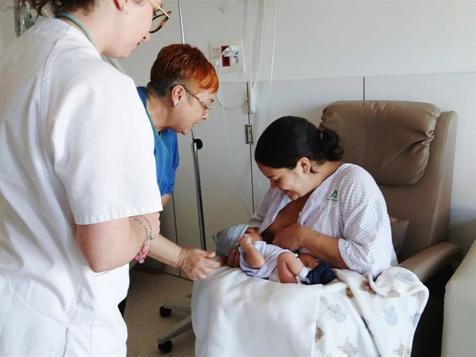 Madre lactante en el Hospital de Motril (Granada)