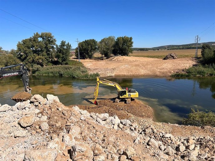 Demolición del puente Granja Florencia.