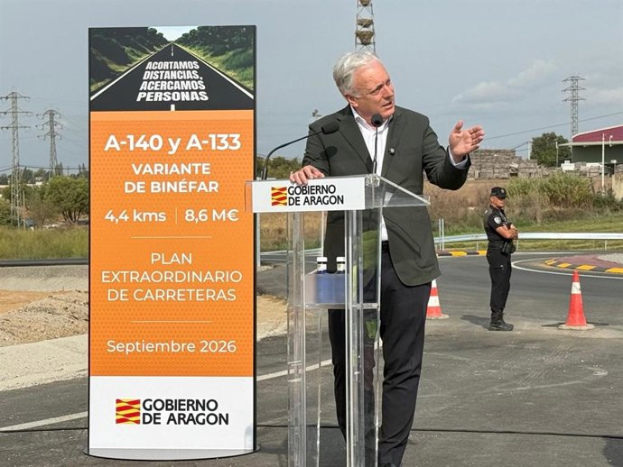 Octavio López durante el acto de inauguración de la nueva variante de Binéfar.