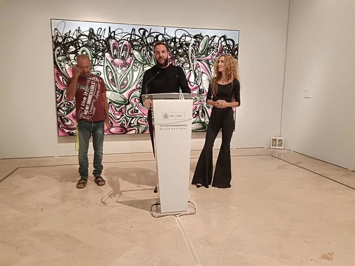 Borja Thyssen y Blanca Cuesta, en la presentación de una exposición de Kenny Scharf.