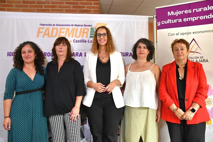 Sara Simón en la jornada sobre emprendimiento rural organizada por FADEMUR en Guadalajara.