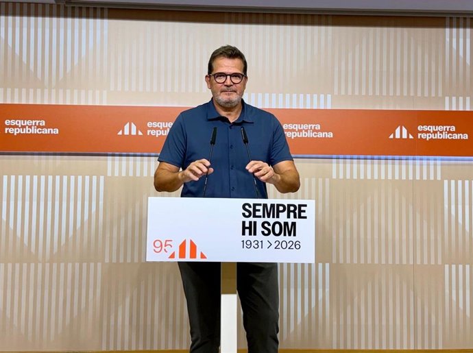 El portavoz y vicesecretario de Comunicación de ERC, Isaac Albert, en rueda de prensa.