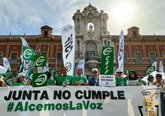 Foto: El Parlamento tramita la ILP para que los empleados públicos recuperen la parte autonómica de la extra de 2013 y 2014