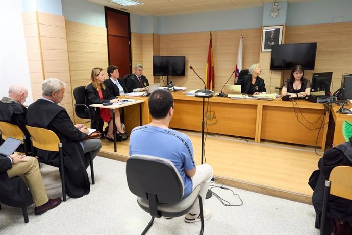 Monitor de Villaescusa acusado de grabar a jugadoras de fútbol en el vestuario, en la audiencia preliminar del juicio contra él