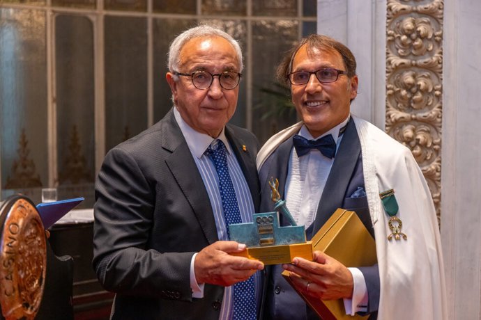 El presidente del COE, Alejandro Blanco, reconocido por su liderazgo humanista y contribución a la diplomacia por 'Les Valeurs du Monde Unis'.