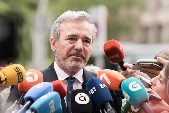 Archivo - El presidente de Aragón, Jorge Azcón,  a su llegada a la reunión de la Junta Directiva Nacional del Partido Popular (PP) en la sede de calle Génova. Archivo.