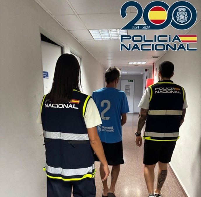 Detinguts dos homes acusats de robar mitjançant allunatge en un establiment de Castelló