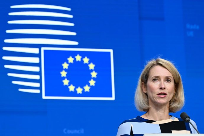 A Alta Representante para a Política Externa da UE, Kaja Kallas, em uma coletiva de imprensa em Bruxelas ao término de uma reunião de ministros.