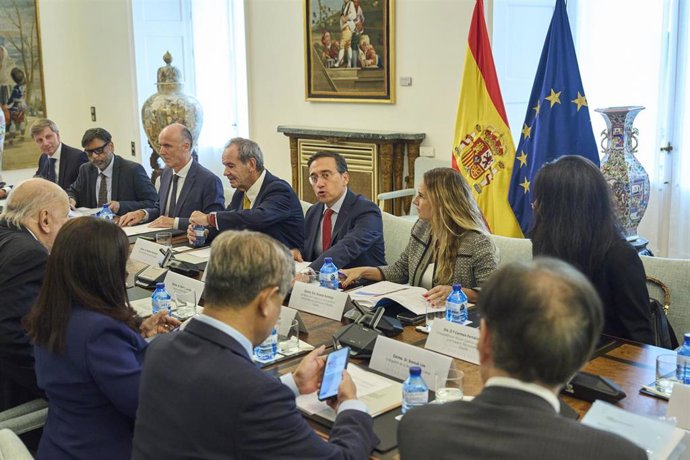 El ministro de Asuntos Exteriores, Unión Europea y Cooperación, José Manuel Albares, se reúne con los embajadores de los Observadores Asociados de la Comunidad Iberoamericana