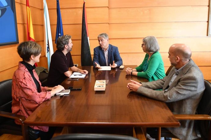 Representantes de la UDC y de la Aesia mantienen una reunión