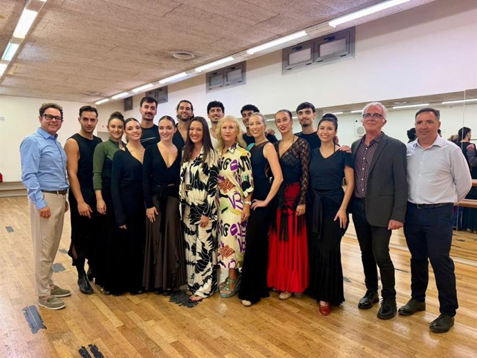 : La Consejera De Turismo, Cultura Y Deportes, Carmen Conesa, Visitó Este Lunes Uno De Los Ensayos Del Ballet Español De Murcia - Cía. Carmen Y Matilde Rubio, Que Abre Este Viernes El Ciclo De Danza Del Auditorio Regional.