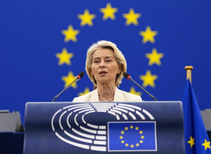 16 de setembro de 2026, Estrasburgo, França: A presidente da Comissão Europeia, Ursula von der Leyen, profere o discurso sobre o Estado da União Europeia no Parlamento Europeu, em Estrasburgo, França, na quarta-feira, 16 de setembro de 2026.