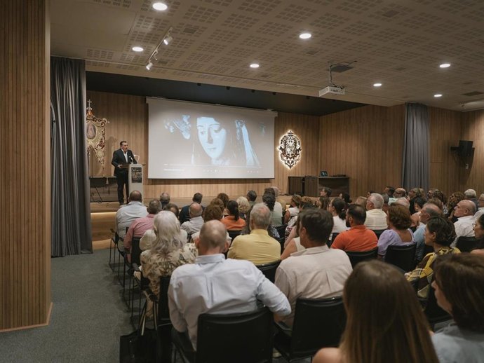 Estreno de  'Rocío. Toda luz de Ella es Venida'.