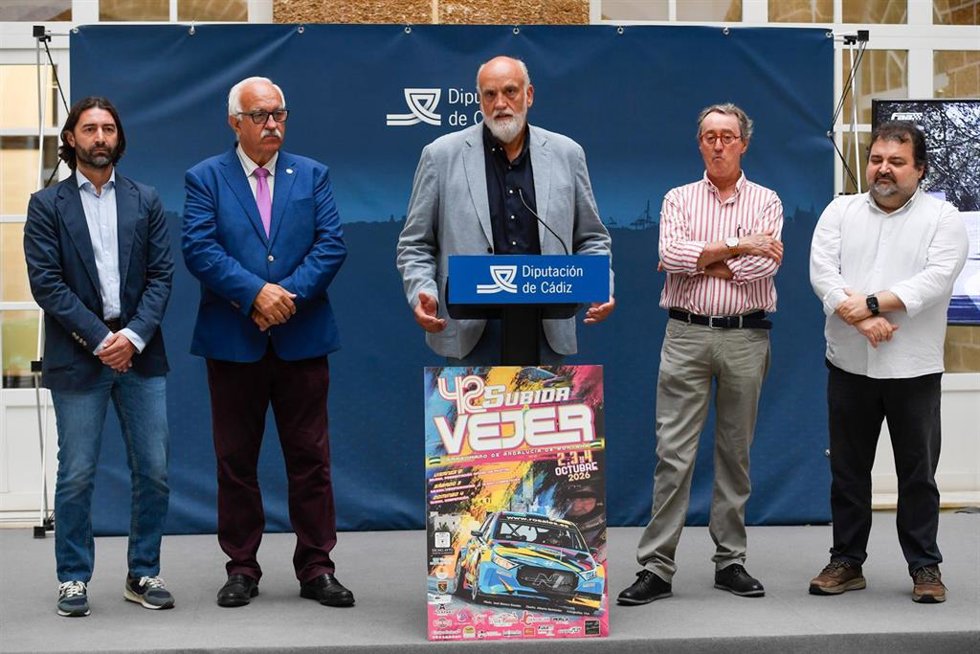 El vicepresidente segundo de la Diputación de Cádiz y responsable de Deportes, Javier Vidal, presentando la 45 Subida a Vejer.