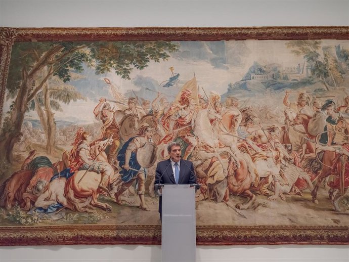 El gobernador del Banco de España, José Luis Escrivá, en la inauguración de la exposición 'El plano flexible'.