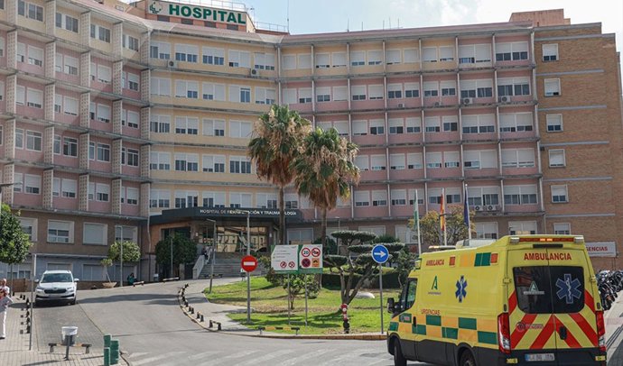 Archivo - Hospital Virgen del Rocío hasta donde han sido evacuadas las heridas.