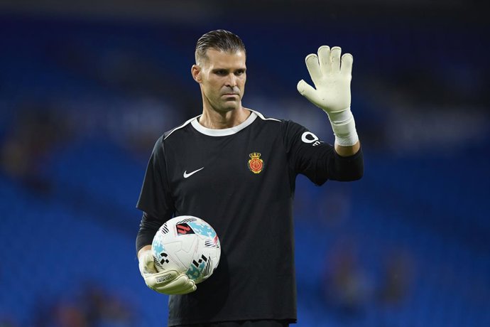 Archivo - Arquivo - Ivan Cuellar, do RCD Mallorca, reage antes da partida da LaLiga EA Sports entre Real Sociedad e RCD Mallorca, em Anoeta, em 24 de setembro de 2025, em San Sebastián, Espanha.