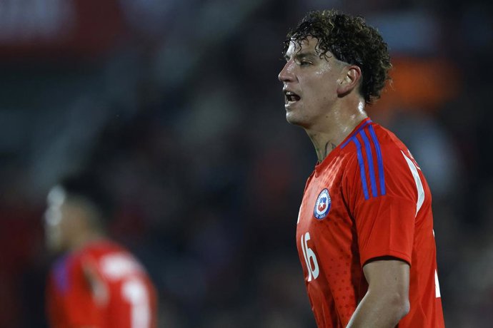 Futbol, Chile vs Paraguay. Partido amistoso 2024. El jugador de la seleccion chilena Igor Lichnovsky es fotografiado durante el partido amistoso contra Paraguay disputado en el estadio Nacional de Santiago, Chile. 11/06/2024 Andres