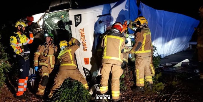 Accident d'un camió a l'AP-7 a Vandellòs (Tarragona)