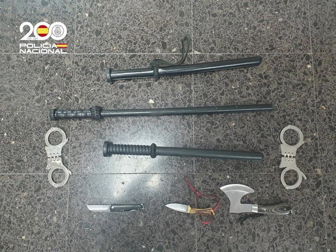 Detenido por amanezar a su expareja con agredirla con un hacha y golpear a policías en la detención.