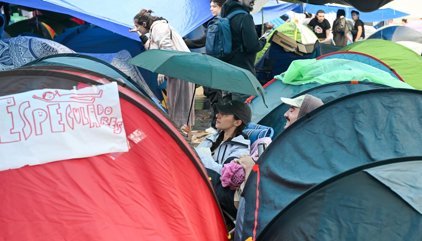 Almeida insiste en que acampada debería ser levantada ya y estudia "eventuales responsabilidades penales" de Martín