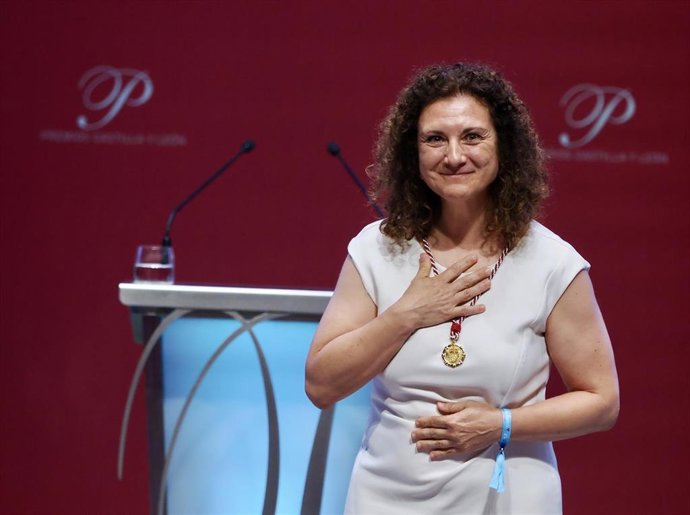 Archivo - La galardonada Elena García Armada, recibe el Premio Castilla y León de Investigación Científica y Técnica e Innovación 2024, durante la entrega de los Premios Castilla y León 2024, en el Centro Cultural Miguel Delibes, a 18 de junio de 2025, en
