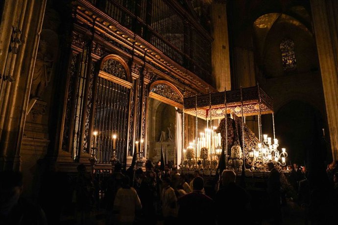 Archivo - Imágenes de la Hermandad del Gran Poder en la Catedral de Sevilla.
