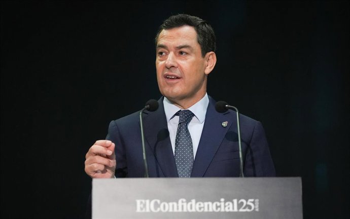 El presidente de la Junta de Andalucía, Juanma Moreno, interviene en la apertura del Andalucía Investors Day de 'El Confidencial'. A 29 de septiembre de 2026 en Sevilla (Andalucía, España).