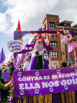 'Santina Queer' De AMA