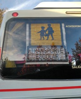 Archivo - Detalle de un autobús escolar.