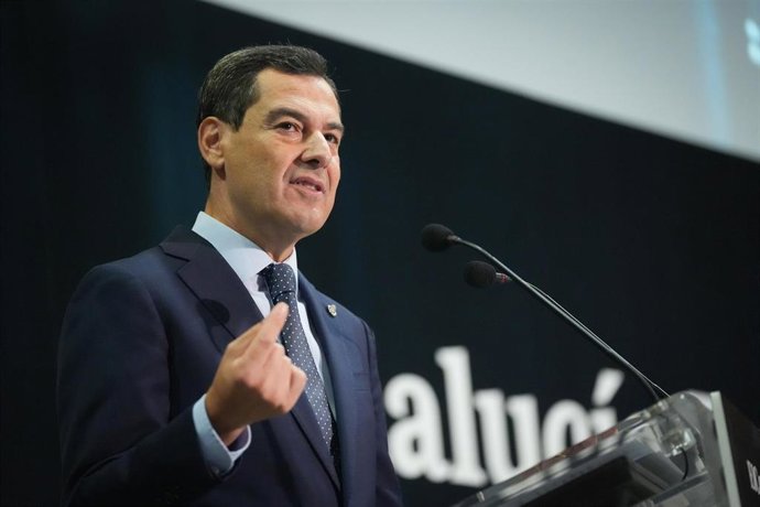 El presidente de la Junta de Andalucía, Juanma Moreno, interviene en la apertura del Andalucía Investors Day de El Confidencial. A 29 de septiembre de 2026 en Sevilla (Andalucía, España). El presidente de la Junta de Andalucía, Juanma Moreno (PP-A), ha di