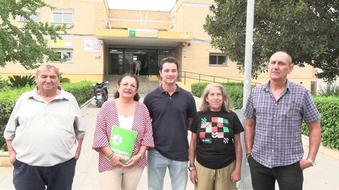 Los diputados de Adelante Andalucía, Javier Montes y Mari García, en una visita a Morón de la Frontera (Sevilla).