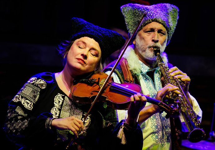 Sala Russafa estrena en la Comunitat Valenciana 'Un día feliz', una comedia musical de los aragoneses Teatro Che y Moche