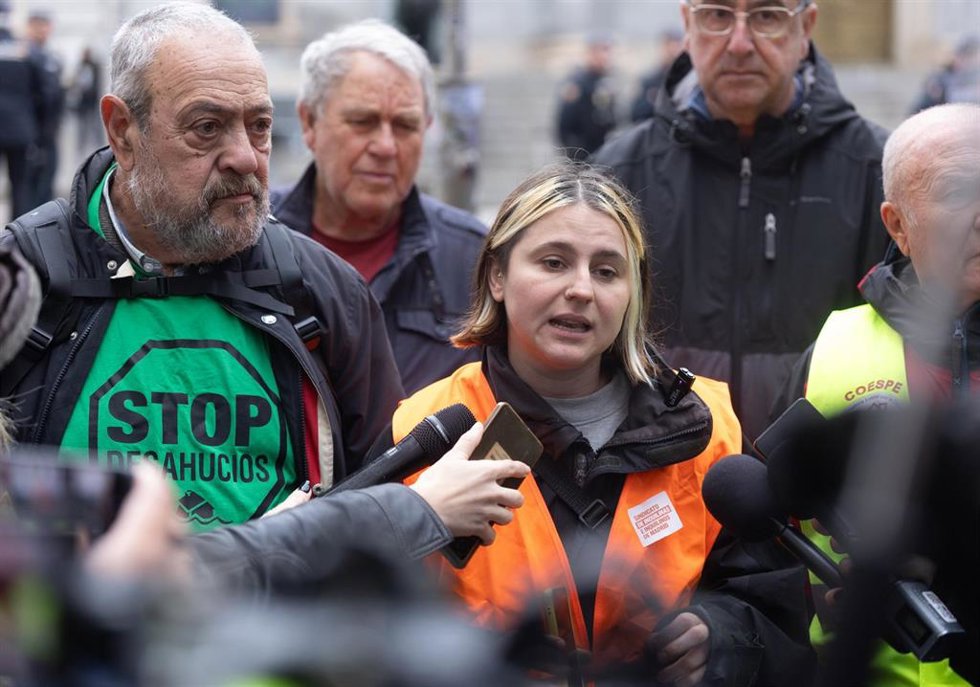 Archivo - La portavoz del Sindicato de Inquilinas de Madrid, Valeria Racu, ofrece declaraciones a los medios.