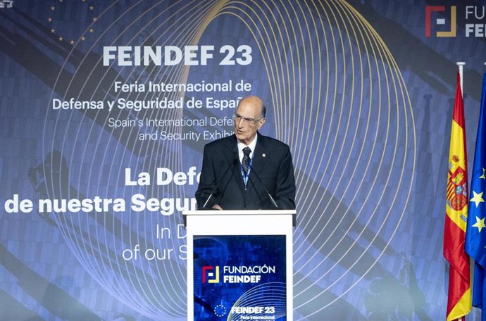 Archivo - El presidente de la fundación FEINDEF, Julián García Vargas, interviene durante la inauguración de la III Feria Internacional de Defensa y Seguridad de España en Ifema Madrid, a 17 de mayo de 2023, en Madrid (España). 