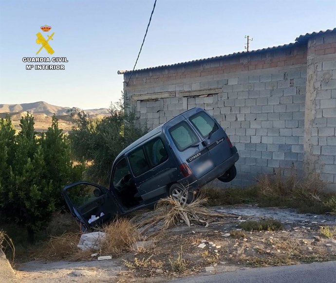 Furgoneta sustraída en Fines (Almería).