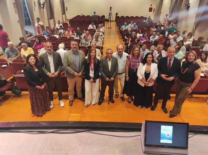Autoridades en la inauguración de las las VII Jornadas de Rehabilitación cardiaca y prevención cardiovascular de Aspacacor.